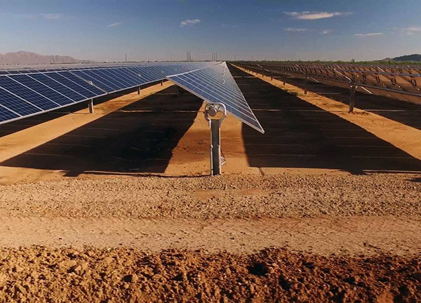 China targets 450 GW of wind, solar power on desert