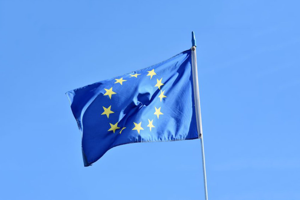 Install rooftop solar on all new public buildings by 2025: EU